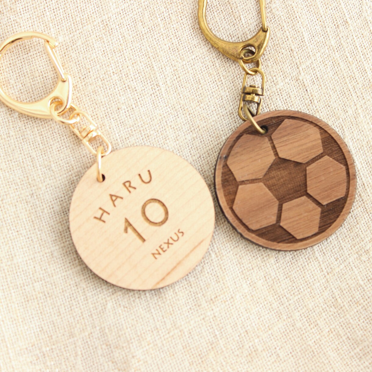 チーム名+名入れ＊サッカーキーホルダーお作りします 記念品に♪お好きな文字を刻印できる世界に一つのキーホルダー イメージ6