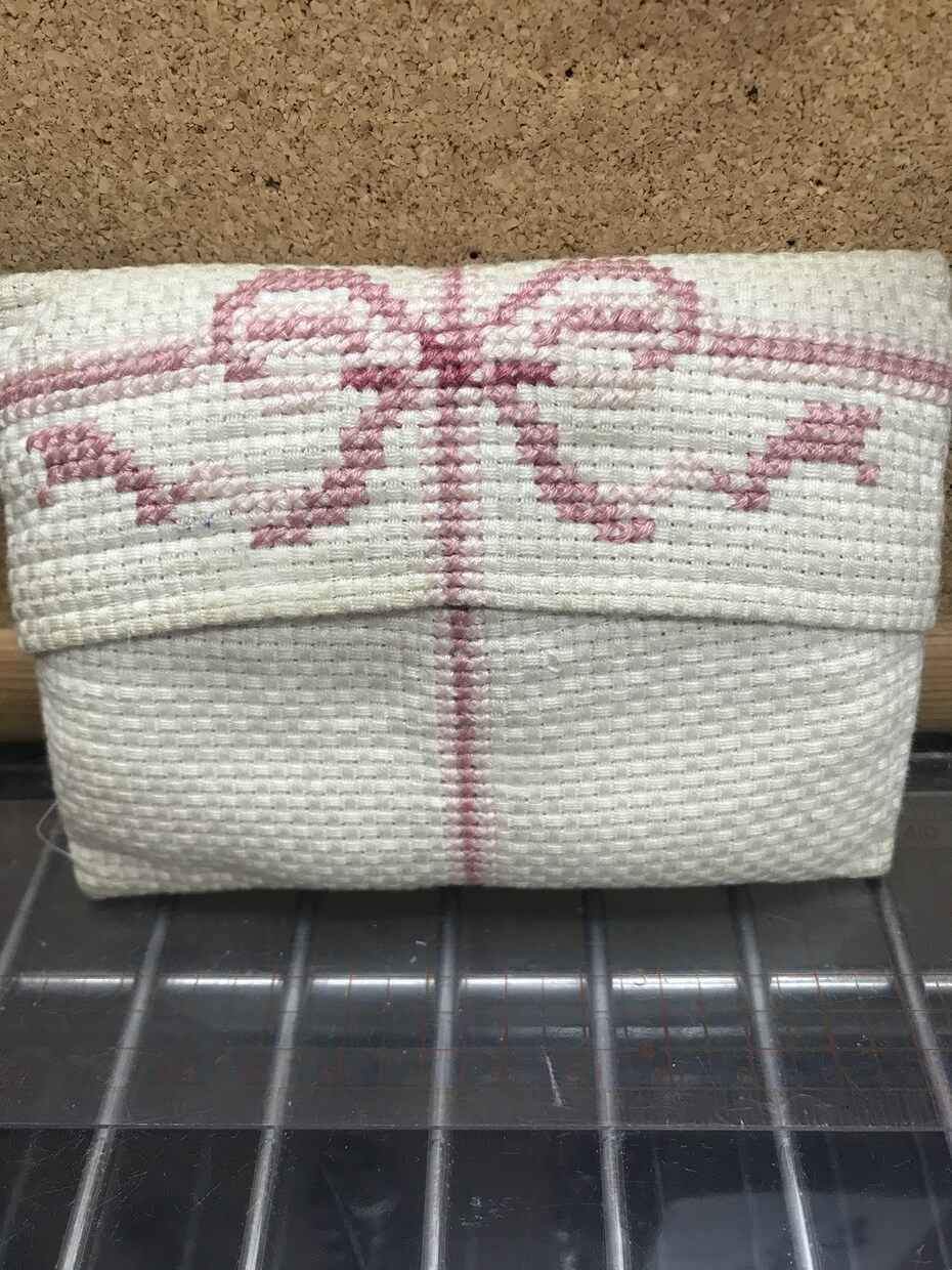 刺繍（クロスステッチ）のグッズ作りを代行します あなたオリジナルのデザインの刺繍小物を作ってみませんか？ イメージ3