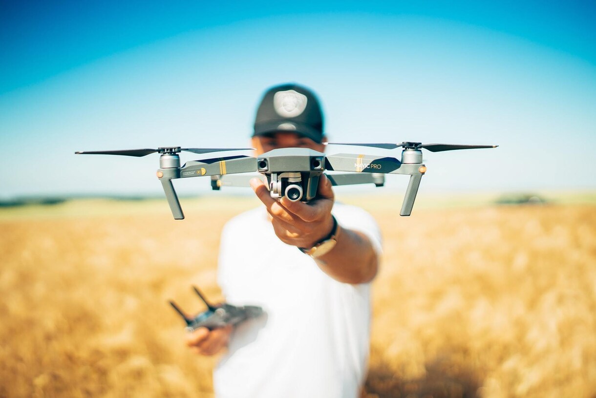 最新ドローンで映像を空撮します DJIの最新ドローンで空撮！ フルHD/4K対応 イメージ1