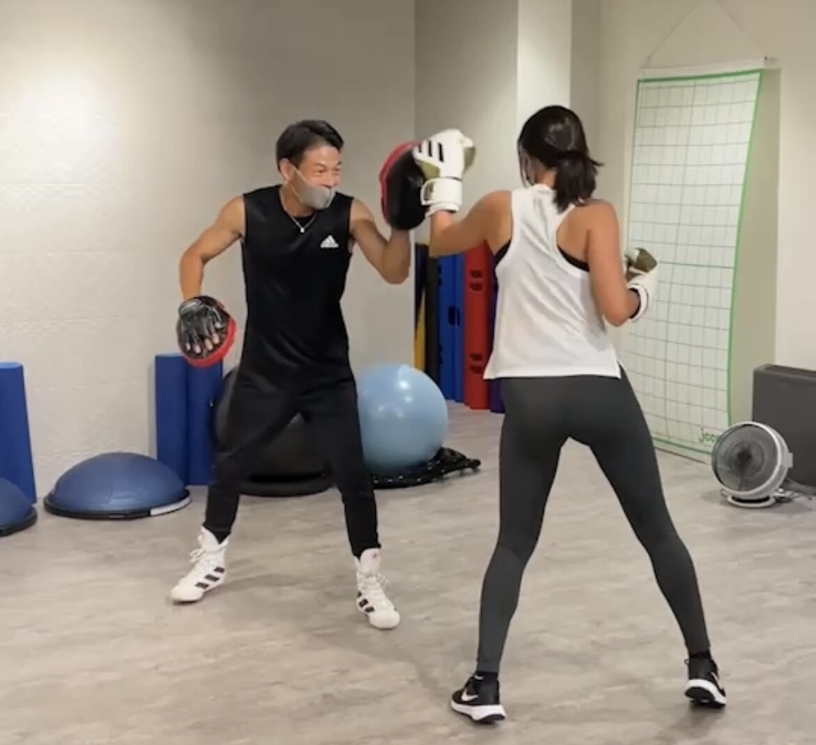 楽しく動いて、気付いたらシェイプアップしてます 出張BOXINGミット打ちトレーニング イメージ3