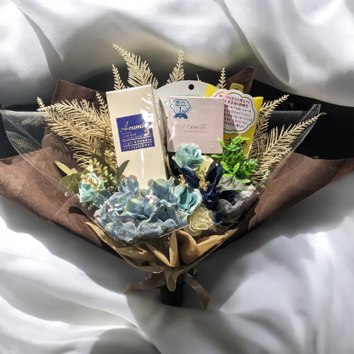 結婚式や各種お祝いに♪コスメブーケを作成します あなたのイメージにぴったりのブーケを一つ一つ手作りします✨ イメージ2
