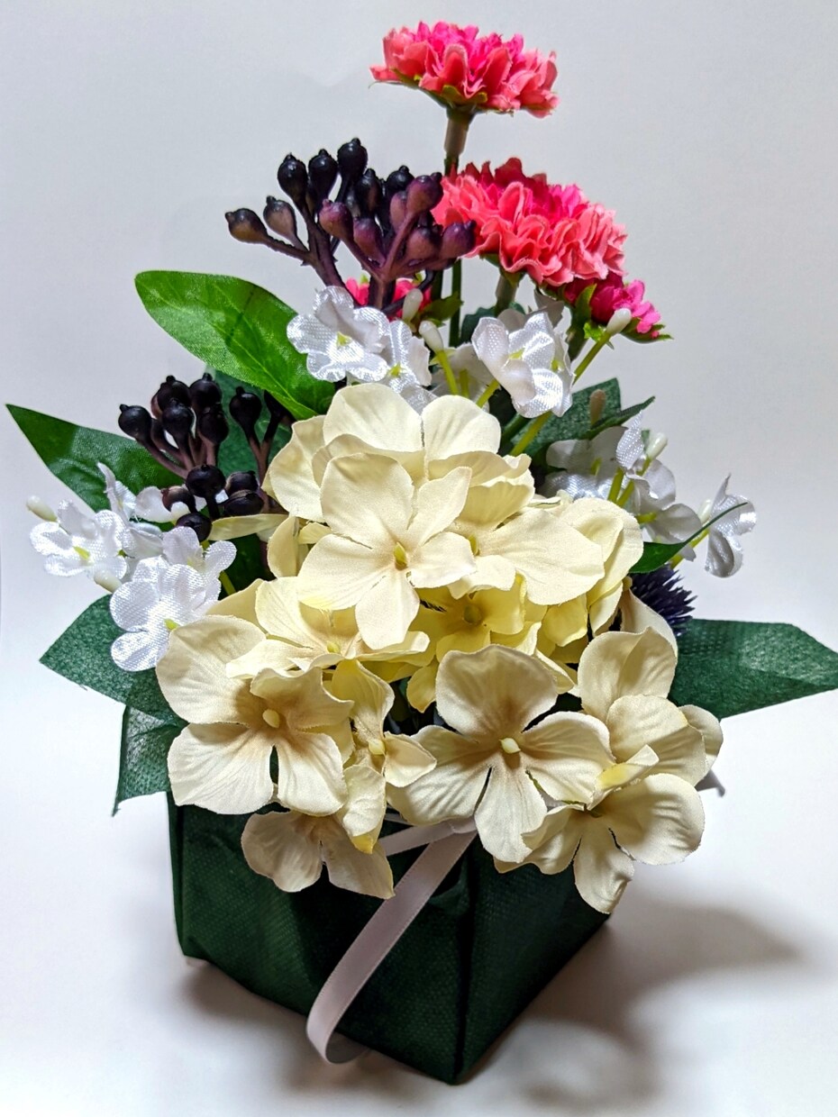2000円送料込で造花アレンジメントします お手入れが簡単なインテリアをお探しの方へ イメージ6
