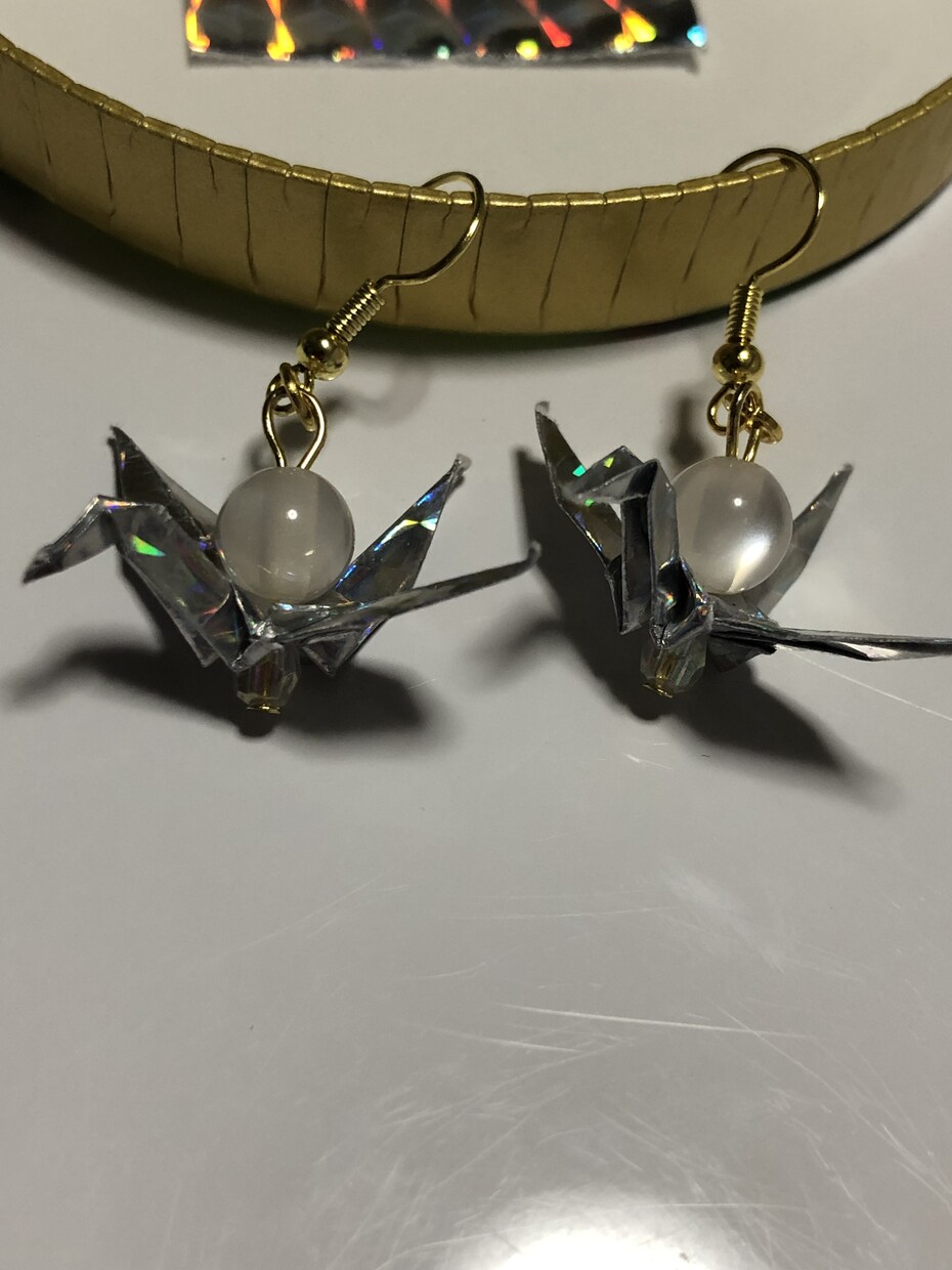 オリジナルアクセサリーやキーホルダーを作ります あえて気泡を入れたりしているので、自然石みたいに見えるかも？ イメージ1