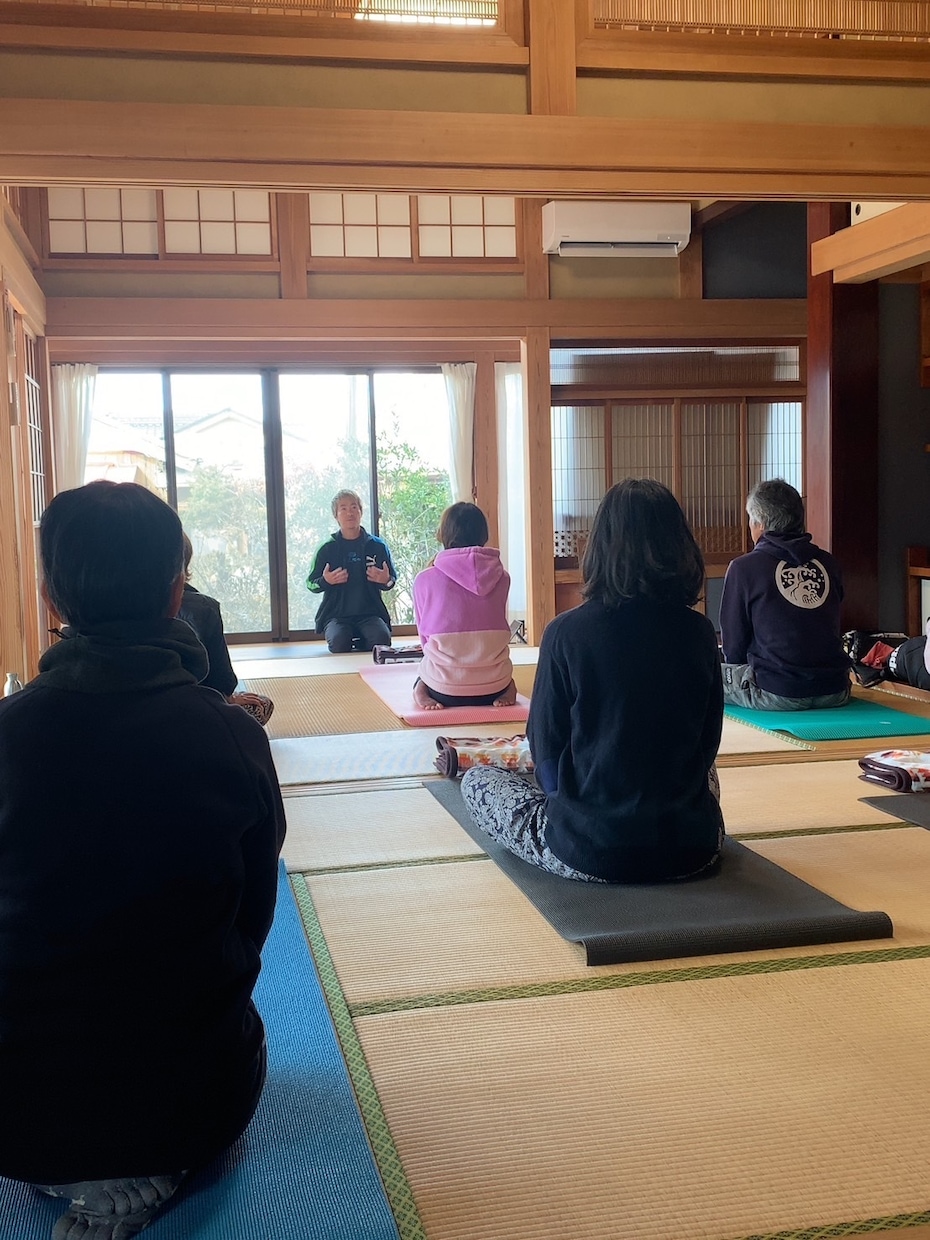 パーソナルYOGA1ヶ月間好きな時間で受けられます ヨガインストラクターのオンラインレッスンを1ケ月間受け放題 イメージ4
