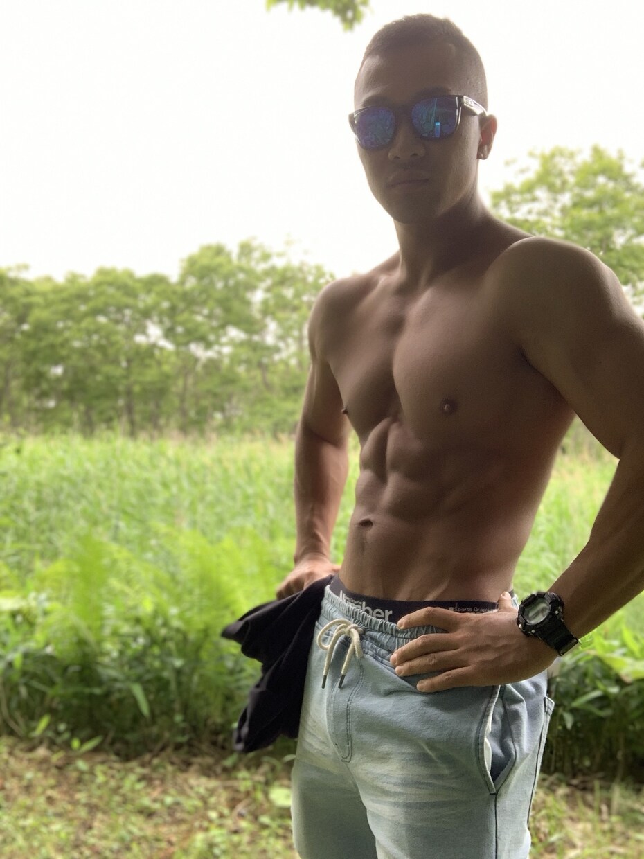夏に向けて身体を作ります トレーニングしているジムで教えて欲しいなど提案もしてます。 イメージ2