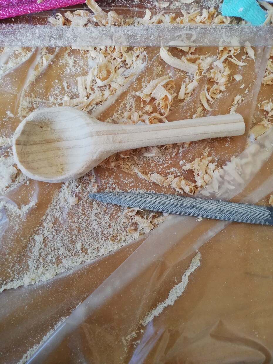 手のサイズに合わせて、箸など木工細工を手作りします お箸やスプーン等それぞれの手のサイズに合わせて制作します。 イメージ3