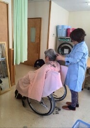 訪問ヘアーカット開業マニュアルます 福祉施設等に訪問して社会貢献したい方！ イメージ1