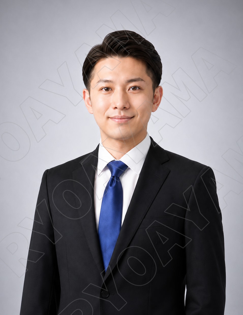 高級ホテル写真室レベルの婚活写真３枚お作りします 男性専用　スーツと和装の全身写真各１枚、上半身写真１枚計３枚 イメージ1