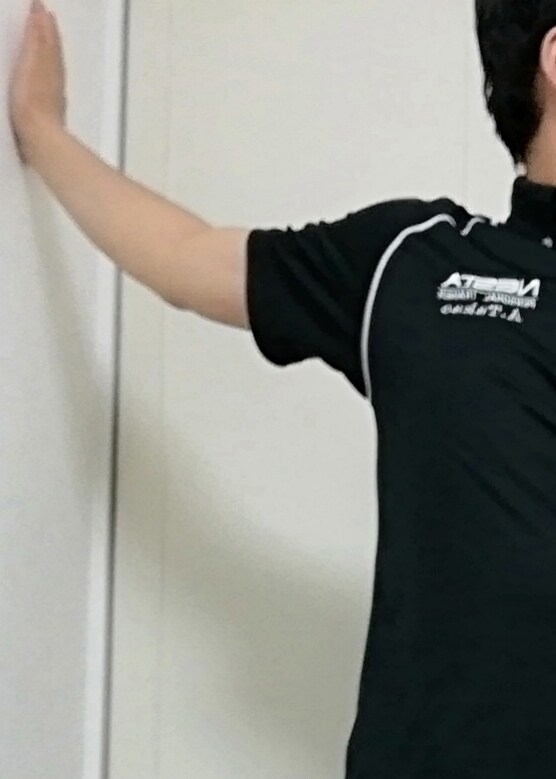 腰痛や肩こりで悩まされている貴方の痛みを軽減します 姿勢や動作を評価し、必要な運動やストレッチを一緒に行います。 イメージ6