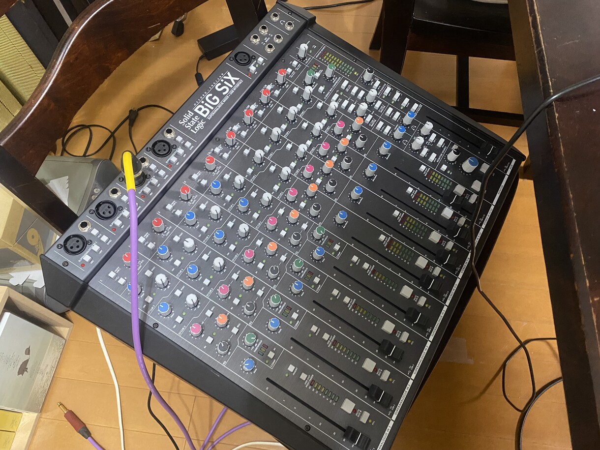 アコースティックギターの演奏・録音いたします 高級コンデンサーマイクの名機Neumann U87ai使用！ イメージ3