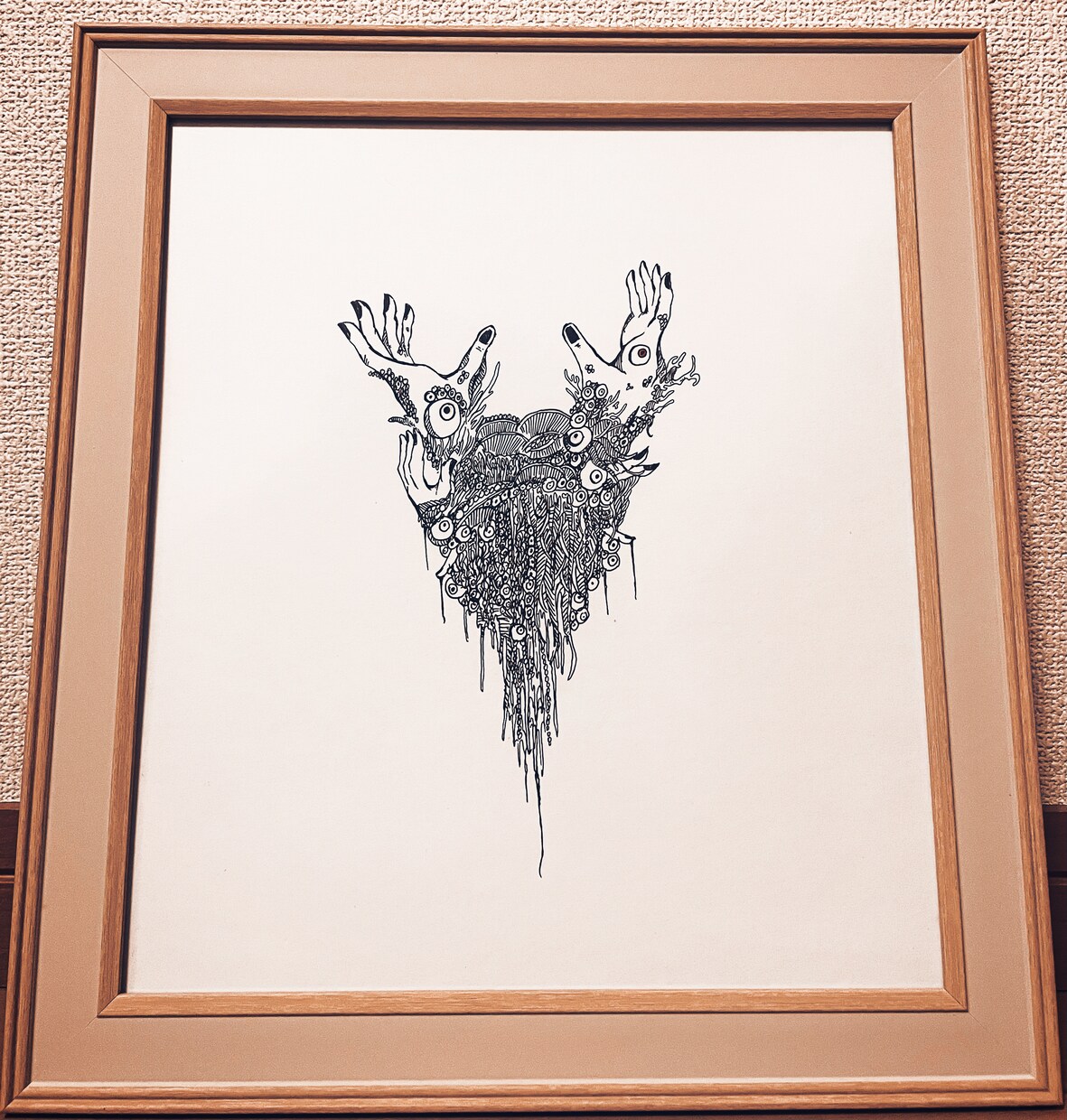 お部屋に似合うユニークな絵を手書きします 動物や植物、人間などの生き物を原画にしますインテリアなどに イメージ1