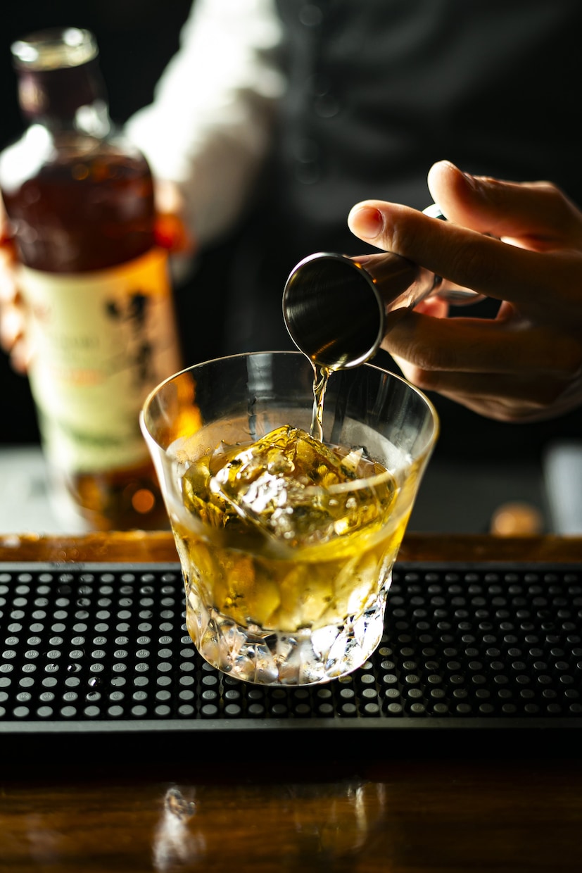 BAR・夜カフェ 集客に繋がる写真を撮影いたします 暗めの店内でもお店の雰囲気や商品の魅力を惹き出す写真撮影 イメージ1
