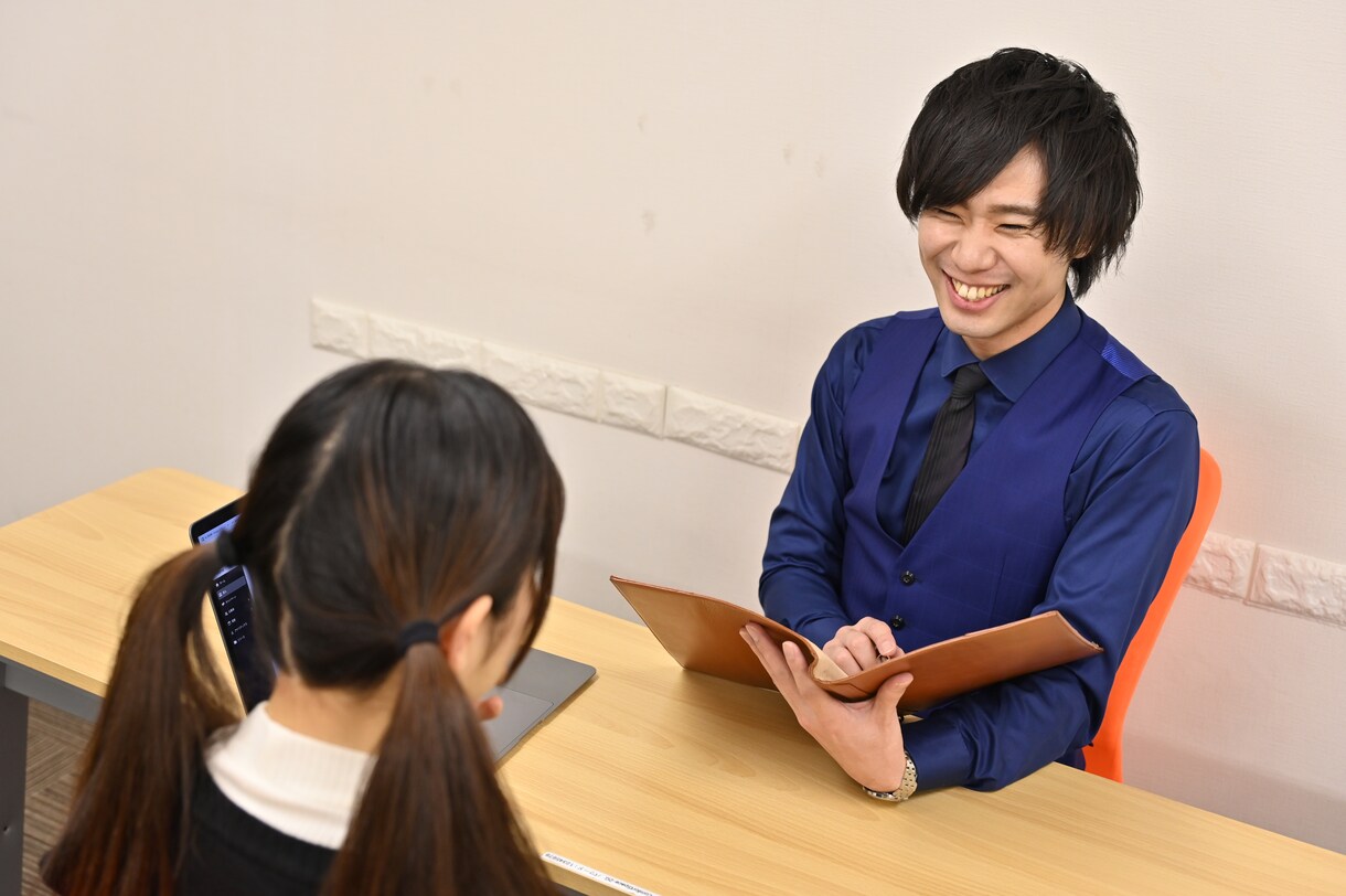 初心者向けにオンラインで営業の基礎を教えます 営業の一連の流れを大枠になぞって教えていきます。 イメージ1