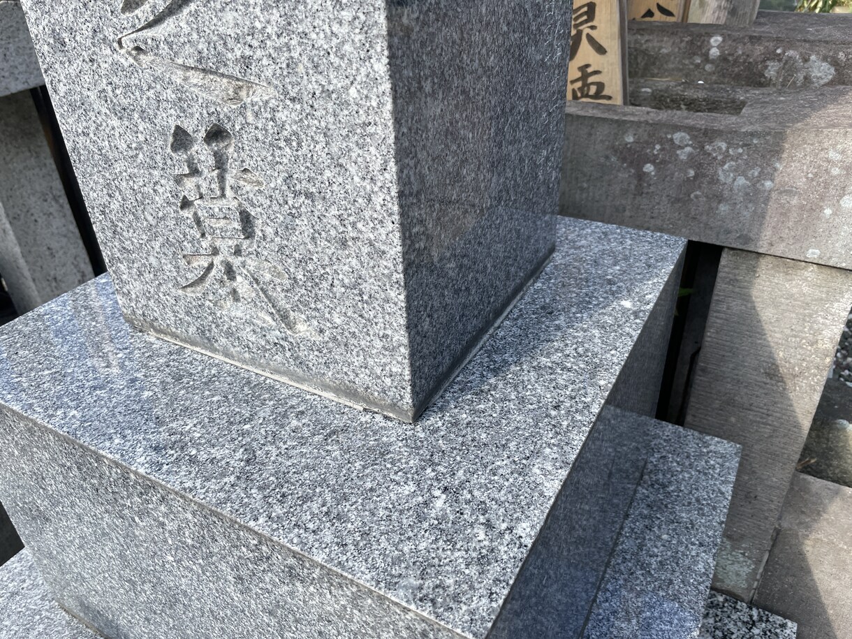 あなたのお墓を「墓地清掃士」がピカピカにします 東京・千葉・神奈川・茨城のお墓を心を込めてお掃除します。 イメージ4