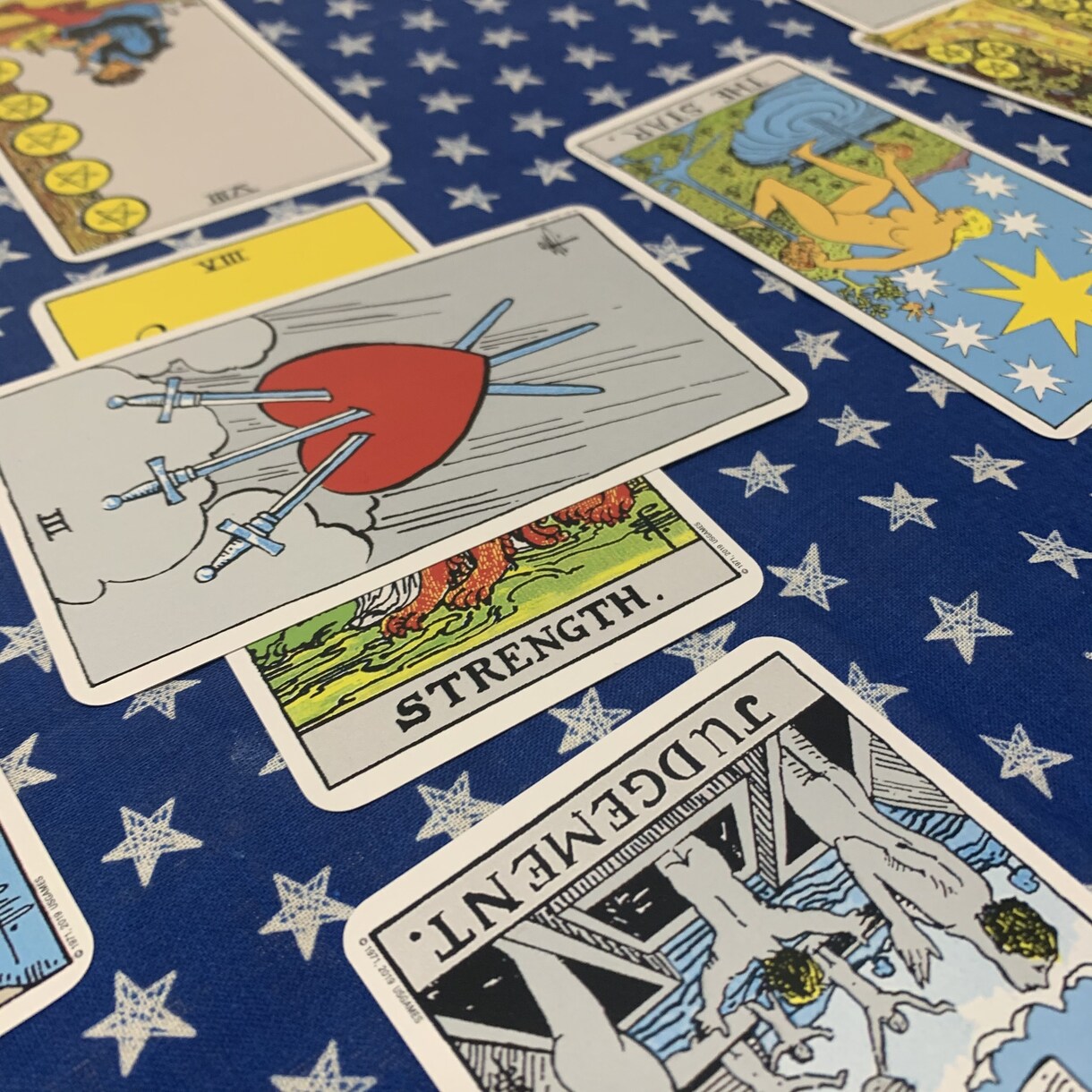 タロットカードでチャット鑑定をします 30分タロットカード占い放題！悩み相談も受け付けます イメージ2