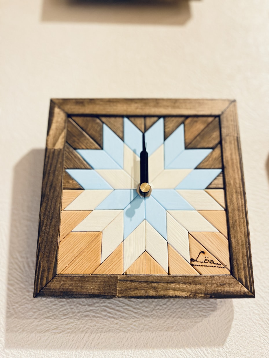 ♡オルテガ柄壁掛けインテリア♡ 壁掛け時計を制作します オルテガ柄デザインした木製の優しさで