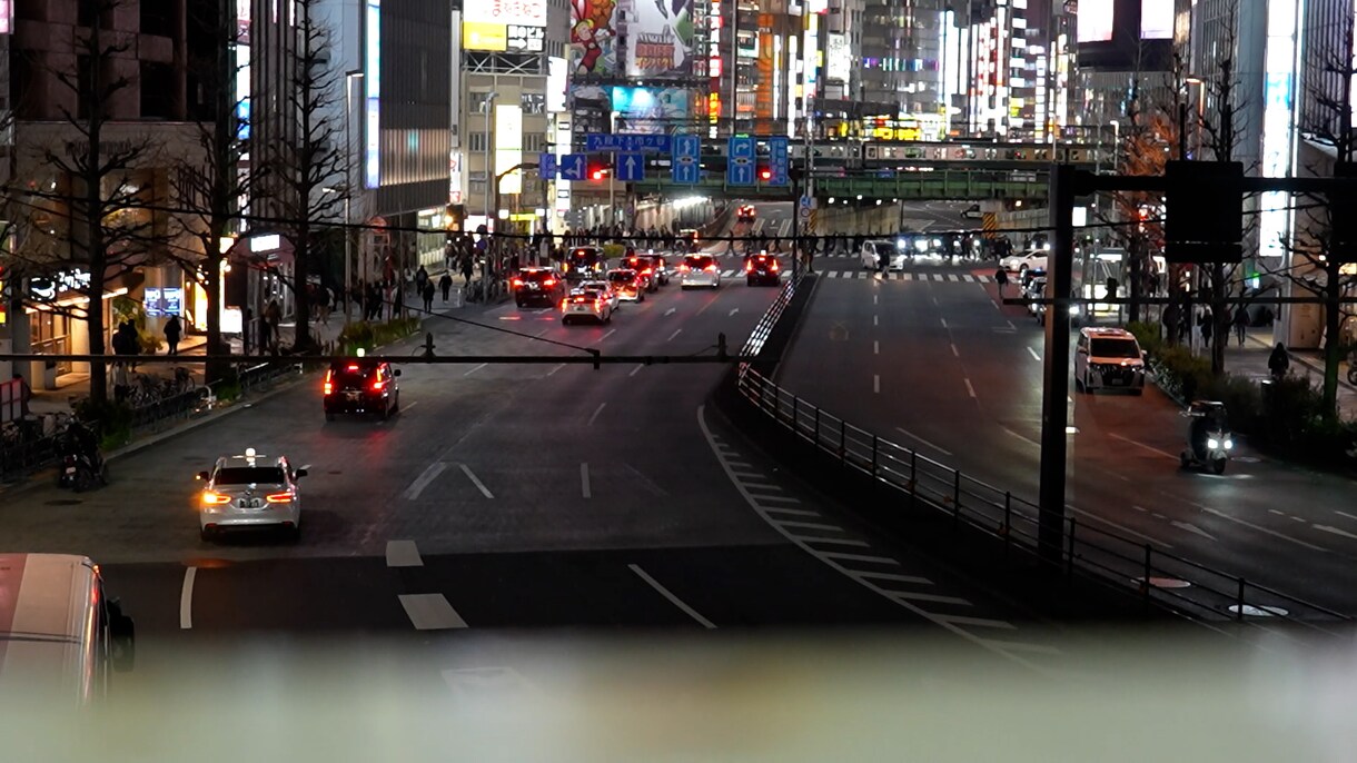 新宿大ガード付近(7素材)での動画素材となります 日常の風景から生まれる、無限のクリエイティブ イメージ3