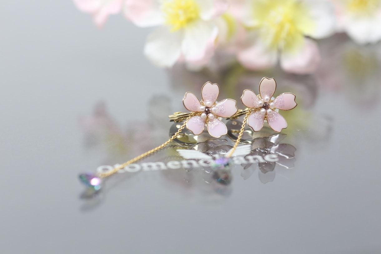 好きなお花のアクセサリーを制作します ピアス、イヤリング、ブローチなど、お好きなアクセサリーに。 イメージ1