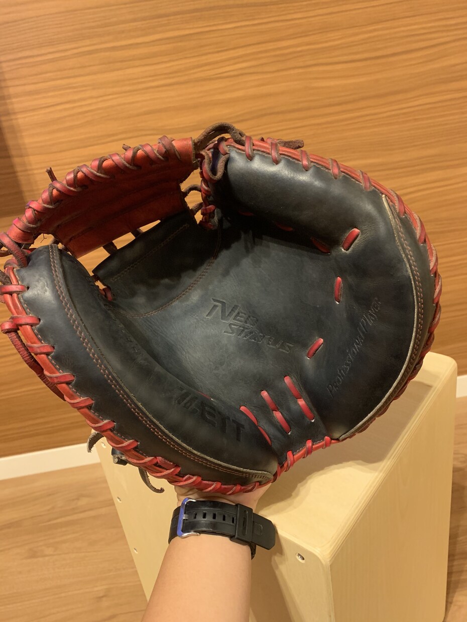 グローブやミットの型付けをします 野球歴15年。主にミットを得意とします。 イメージ5