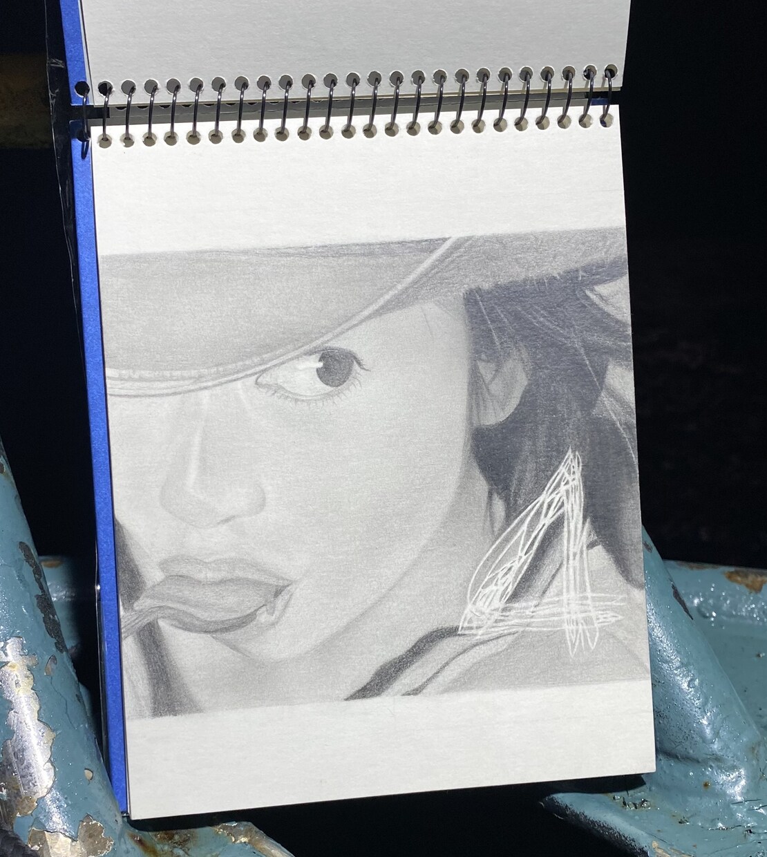 写真を鉛筆画で描きます 鉛筆画特有の優しい雰囲気の絵、いかがでしょうか。 イメージ1