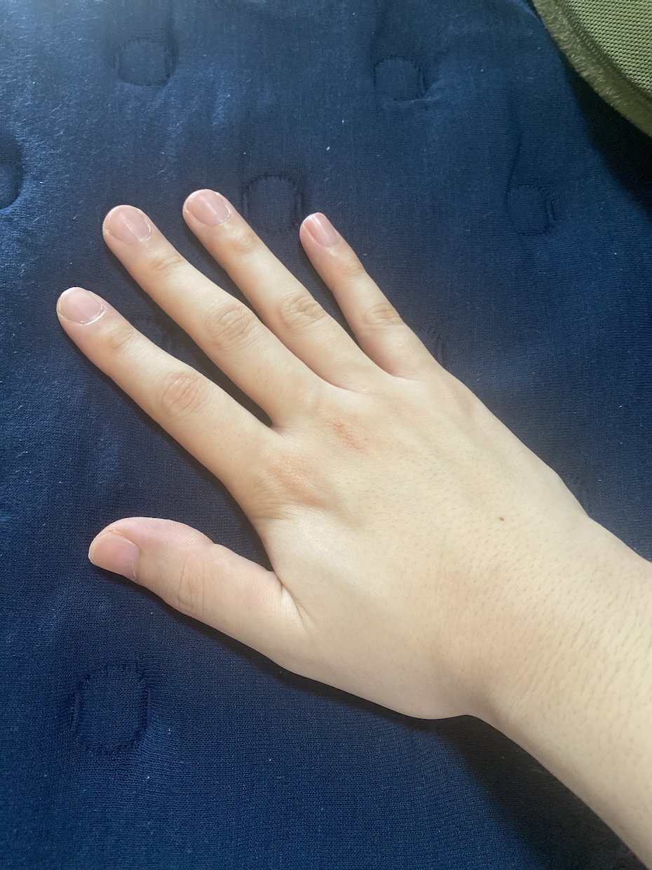 男性バンドモデル(手タレ)をします 画像素材、男性の手を参考にしたいなどなど何でもどうぞ イメージ1