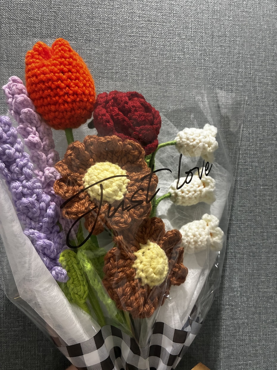 毛糸のお花でブーケ作ります 枯れない、水やり不要毛糸で編んだお花でブーケを作ります イメージ3