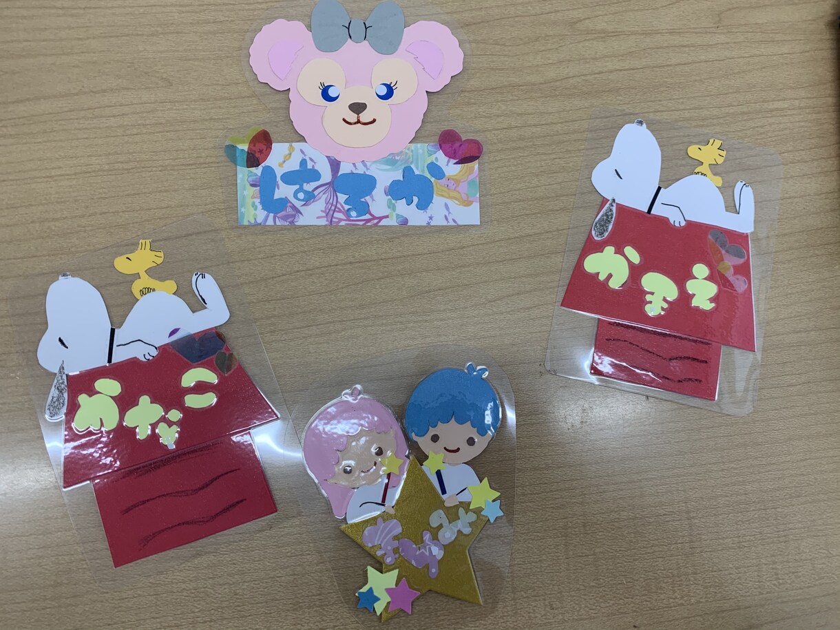 壁面やフォトプロップス、メダルなどを作ります 画用紙やリボンなどで壁面をお作りします。 イメージ2