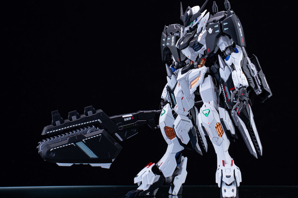 ガンプラ制作代行・積み崩し・素組み・全塗装行います ブラック・ホワイトをベースに高級感のある仕上げが得意です！ イメージ8