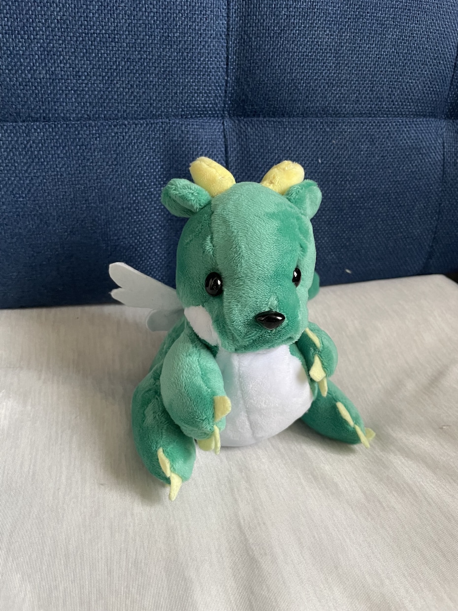 ご依頼後制作はじめます ドラゴンのぬいぐるみです。よろしくおねがい致します イメージ5