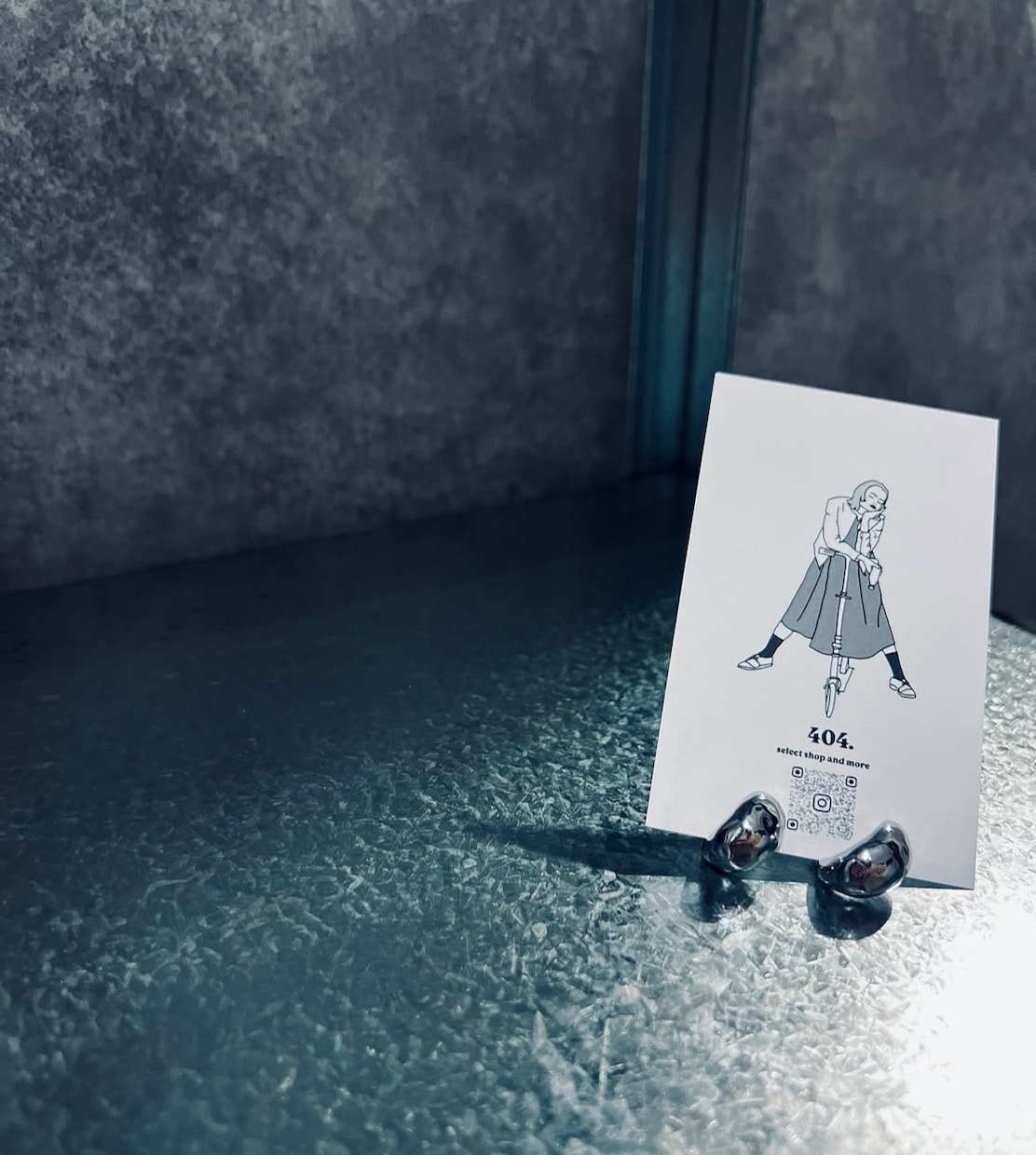 名刺やショップカードを素早くオシャレにお作りします 個性を重視した雰囲気のあるイラストで他にない特別感を。 イメージ3