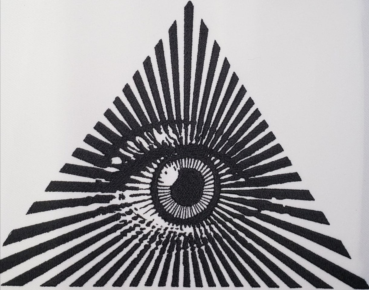 オリジナル、オーダーワッペンを刺繍で作成します 特別な一品を。絵柄や図案、画像を刺繍ワッペンでお作りします。 イメージ3