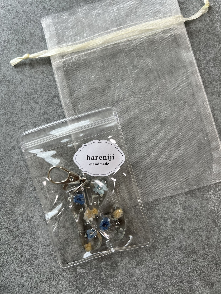 プレゼントに◎イニシャルキーホルダーをお作りします 持ち物のアクセントとして°.バックやポーチ、リュックに◎ イメージ8
