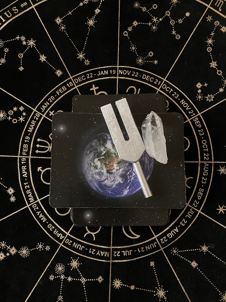 高次のハイアーセルフからアドバイスを受け取ります あなたの意識が、宇宙の法則と共鳴するとき——未来は変容する。 イメージ2