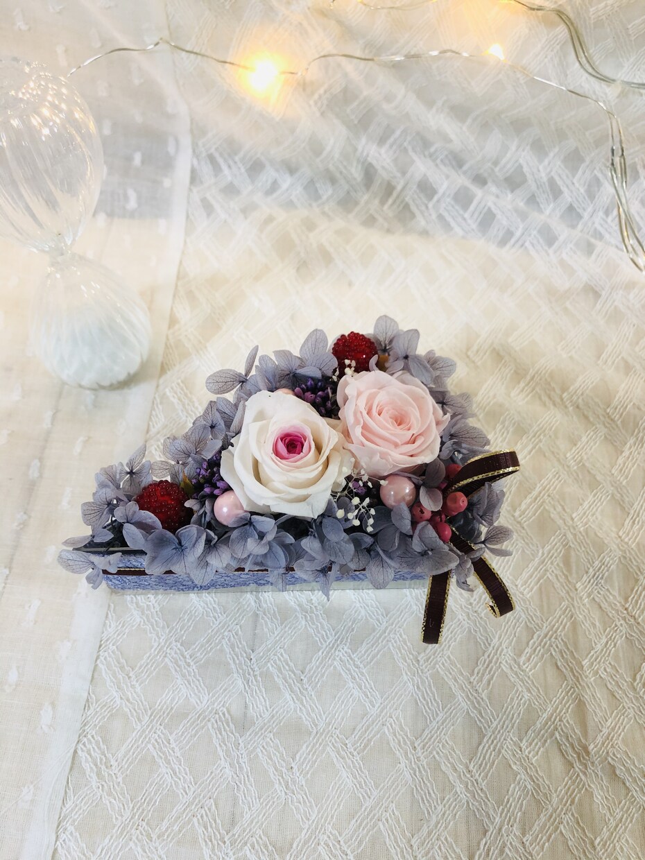 プリザーブドフラワーアレンジメントを作ってます お花のケーキRose✲ショートケーキと同じサイズです✲ イメージ4