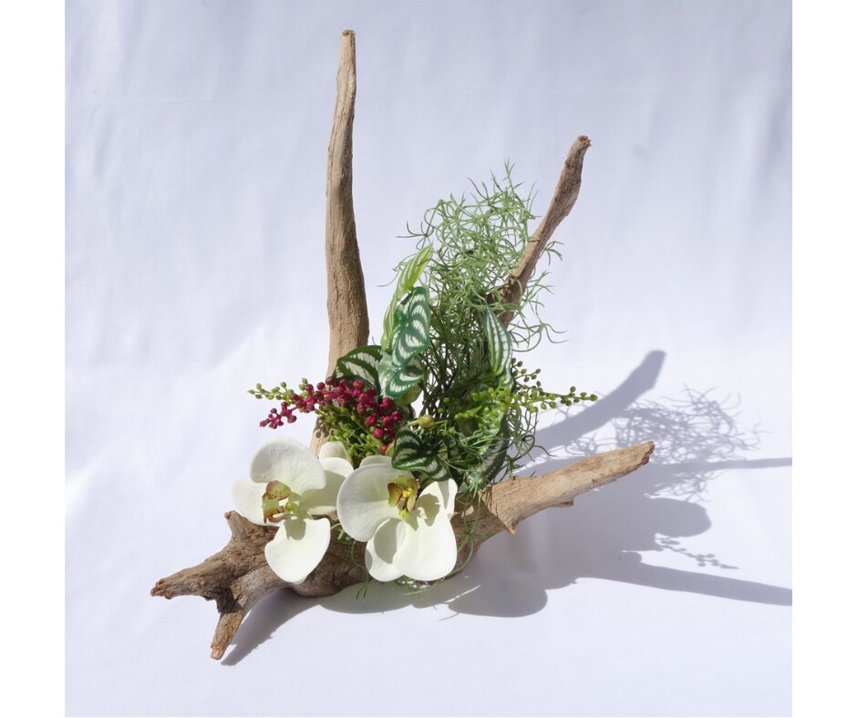 花瓶ごとお届け・枯れない装花便承ります 造花を花瓶ごと完成形でお届け！置くだけで空間の印象を整えます イメージ4