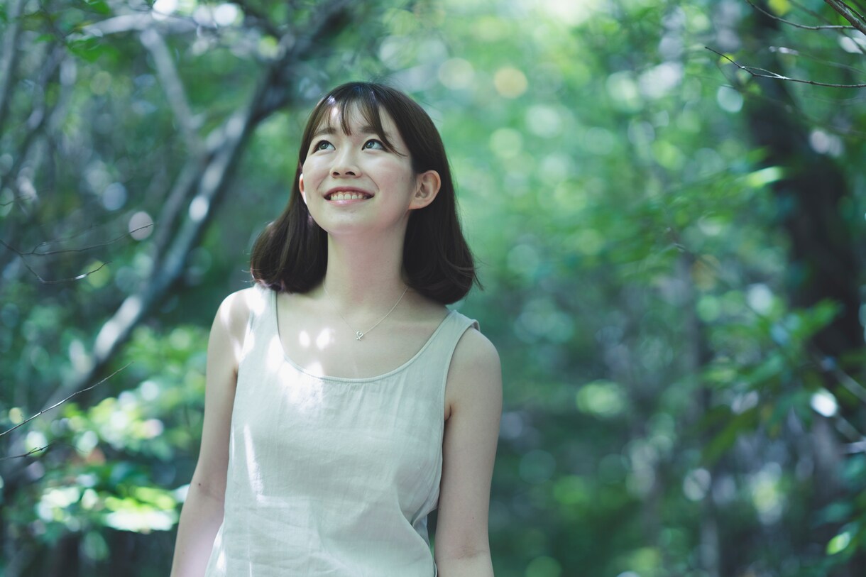 SNSや婚活に！魅力引き出す写真撮影をします 専用スタジオで撮影！あなたの「最高の1枚」を引き出します。 イメージ1
