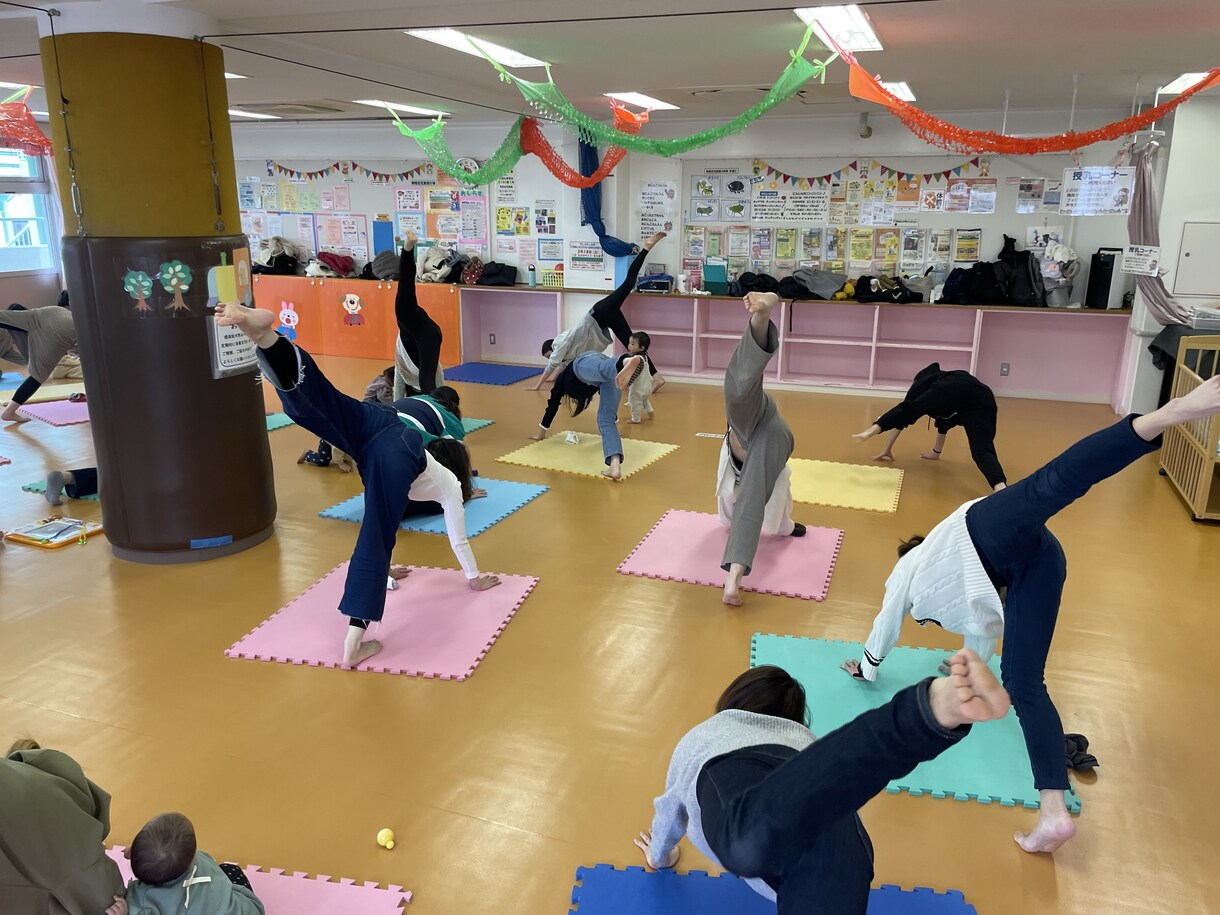 産後ママの為のヨガを行います 30分の産後ヨガで心も身体も健康に。ゆる〜く楽しいヨガ イメージ3