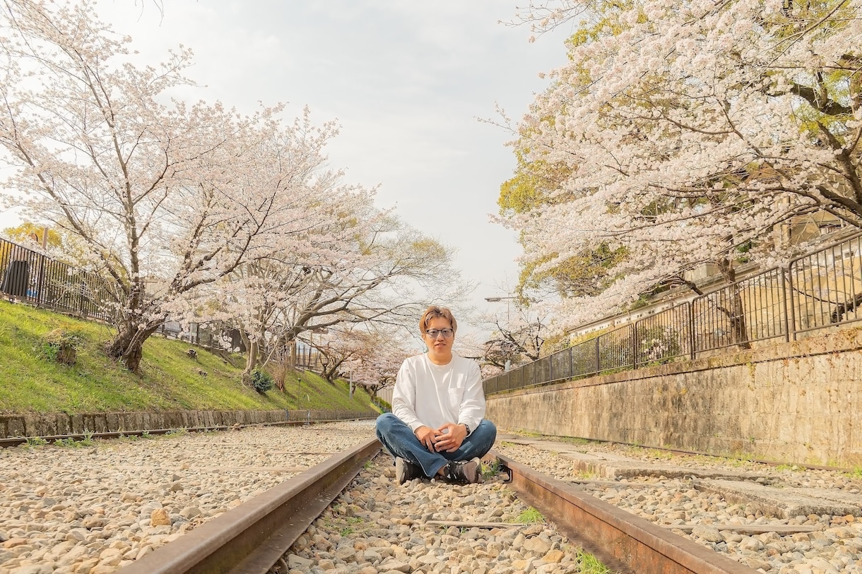 現役フォトグラファーがあなたの魅力を撮ります ​1件1件丁寧に寄り添う出張撮影！自然な笑顔を形にします。 イメージ1