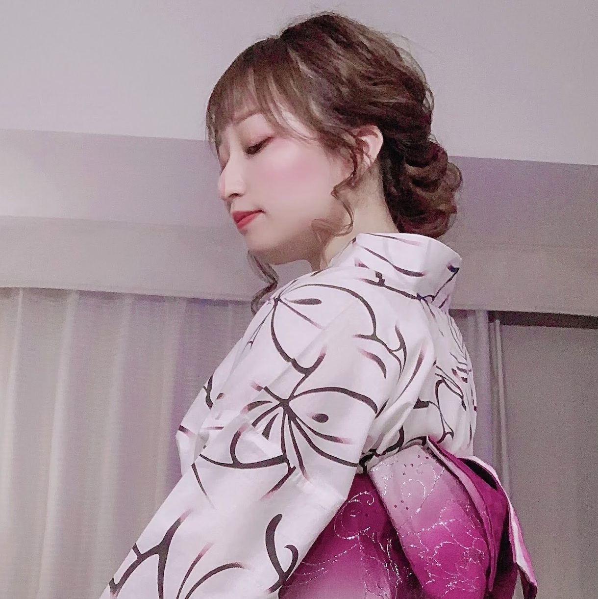 わたしに″こっそり″教えて？一緒に笑顔を探します こっそり教えて…あなたの″今″を、心を軽くする時間に イメージ2