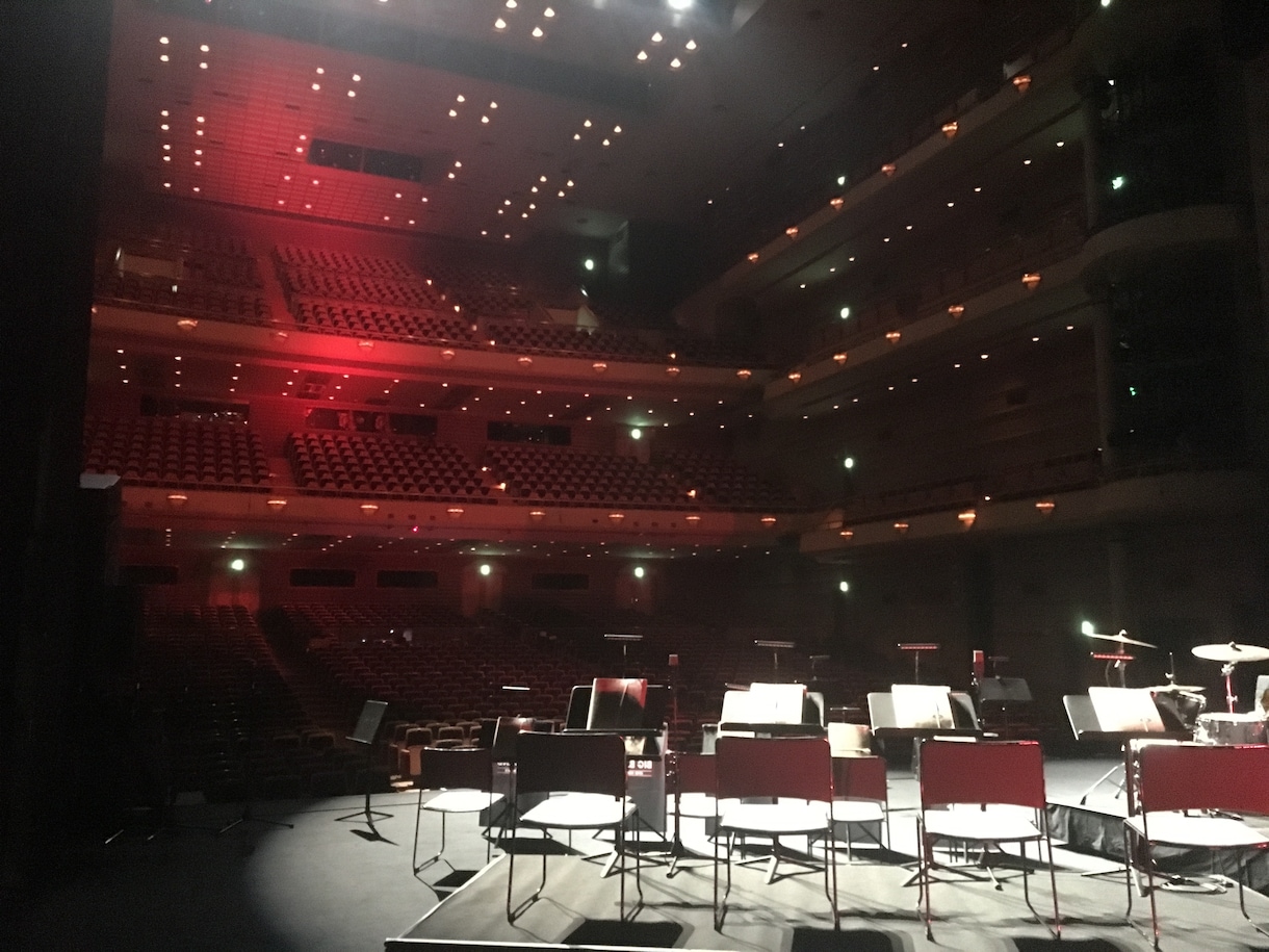 カフェライブ、講演会などのPA音響プラン承ります 小規模なライブ、講演会などの音響のプランニングを承ります。 イメージ4