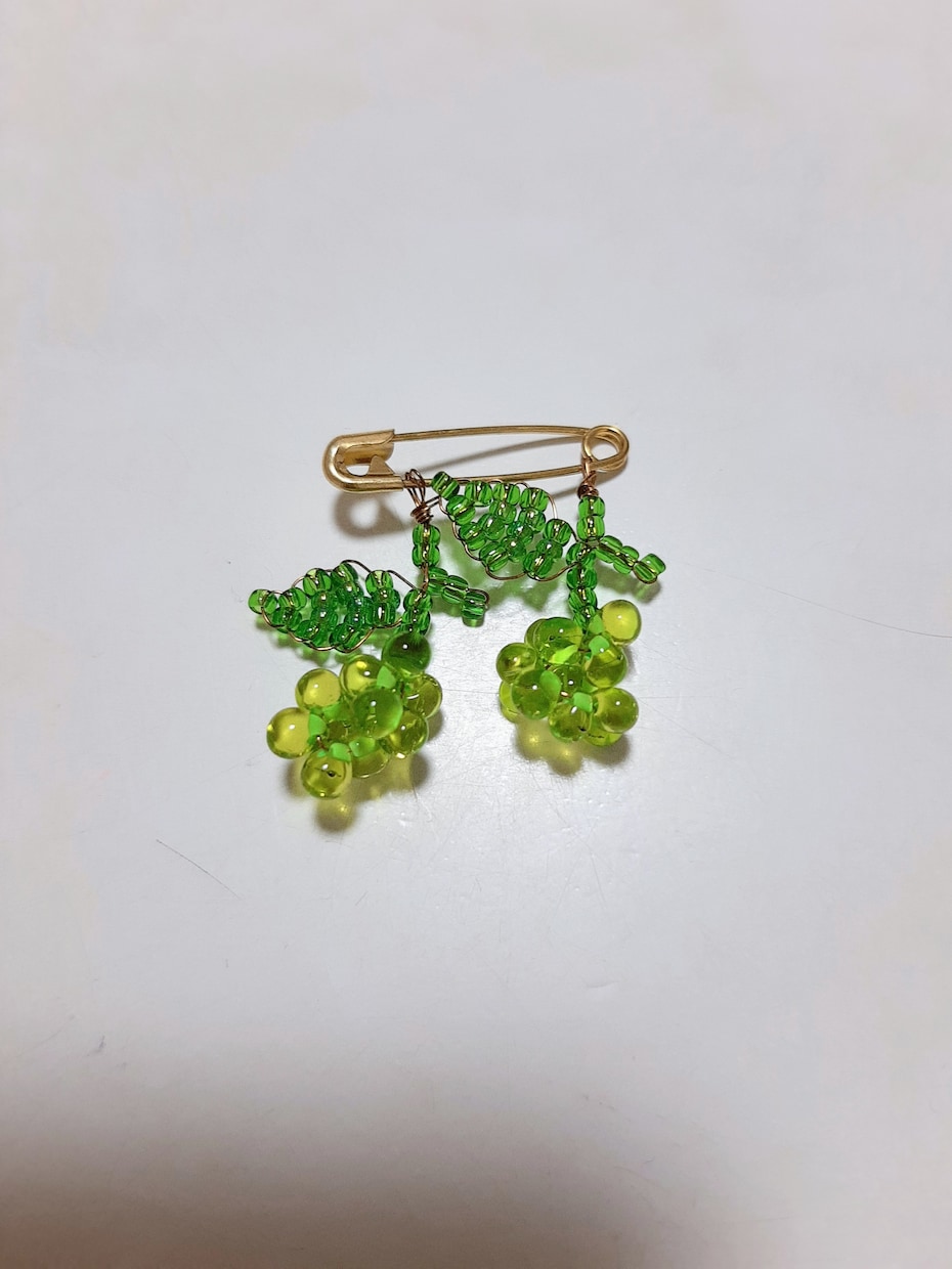 ビーズ手芸のアクセサリーを販売します ブローチ2つとイヤリング4つです。 イメージ2