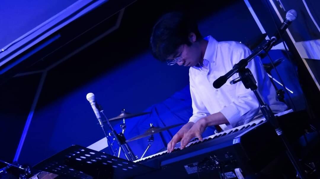 オペラのプロがカラオケの苦手を克服させます 音程やリズムを正確にして発声を直せば気持ちよく歌えます。 イメージ2