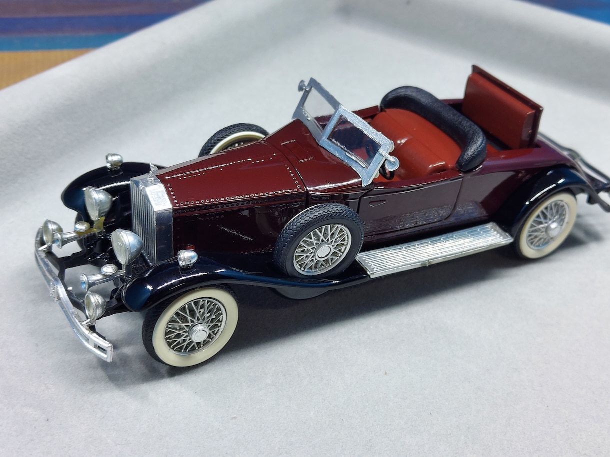 ミニカーのリペイント(お好きな色に塗装)します 20年自動車鈑金塗装をしてきたおじさんのミニカーの塗装です。 イメージ1