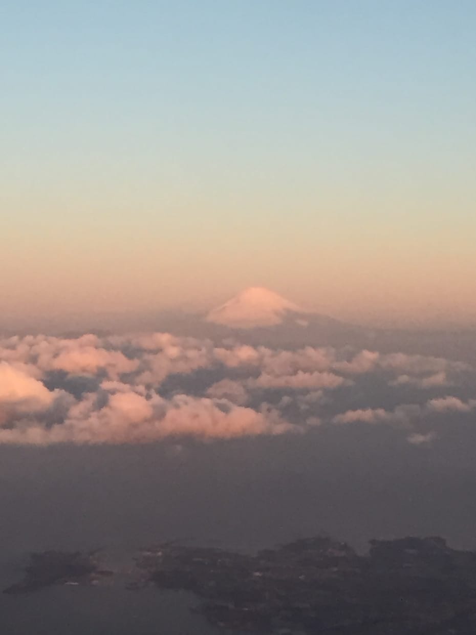 今度の旅先に持っていく本、ご提案します 飛行機で、プールサイドで、どこかの街のレストランで読みたい本 イメージ2