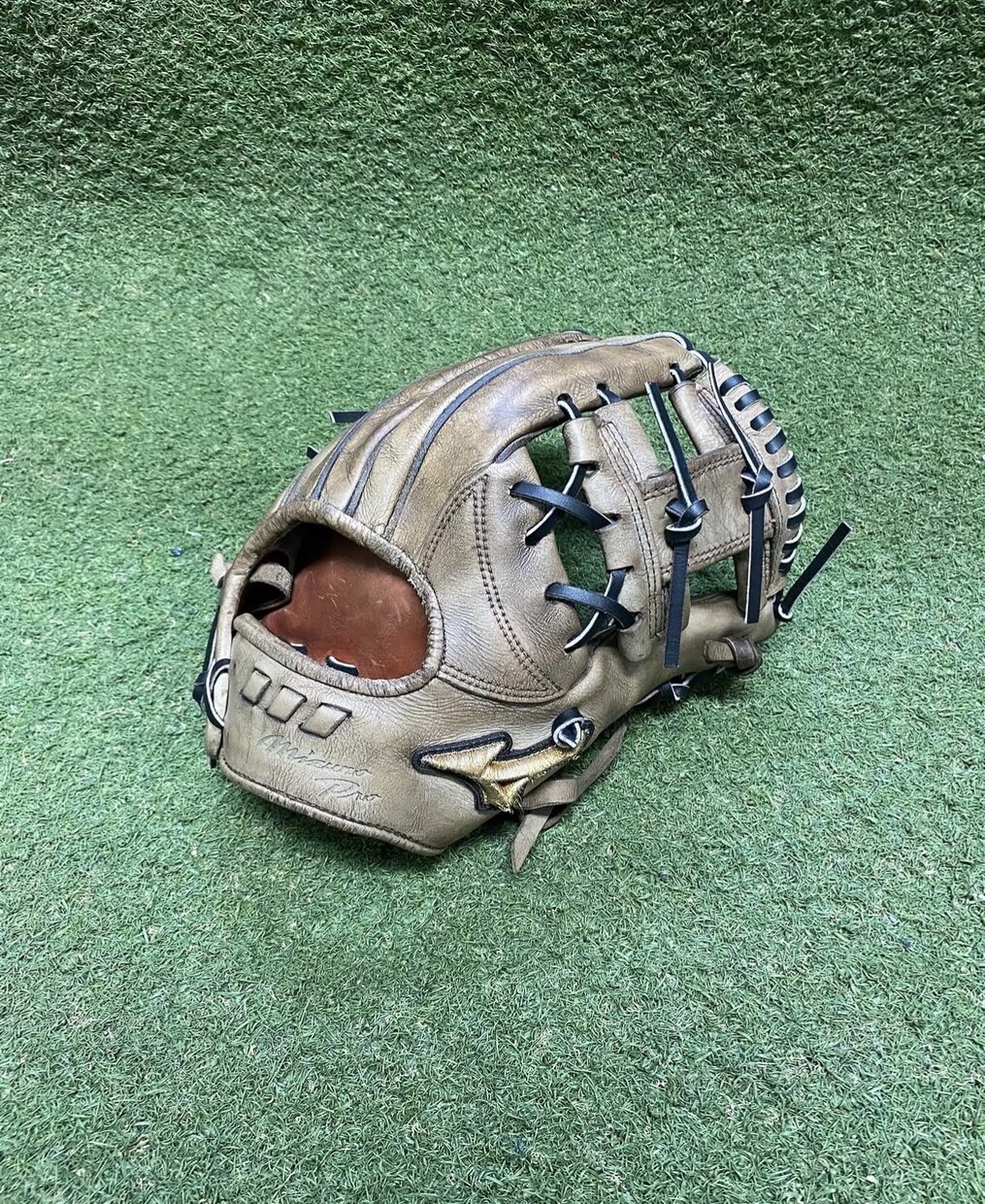 野球グラブの紐交換をします 野球ショップ勤務の経験を活かして丁寧に仕上げます。 イメージ1