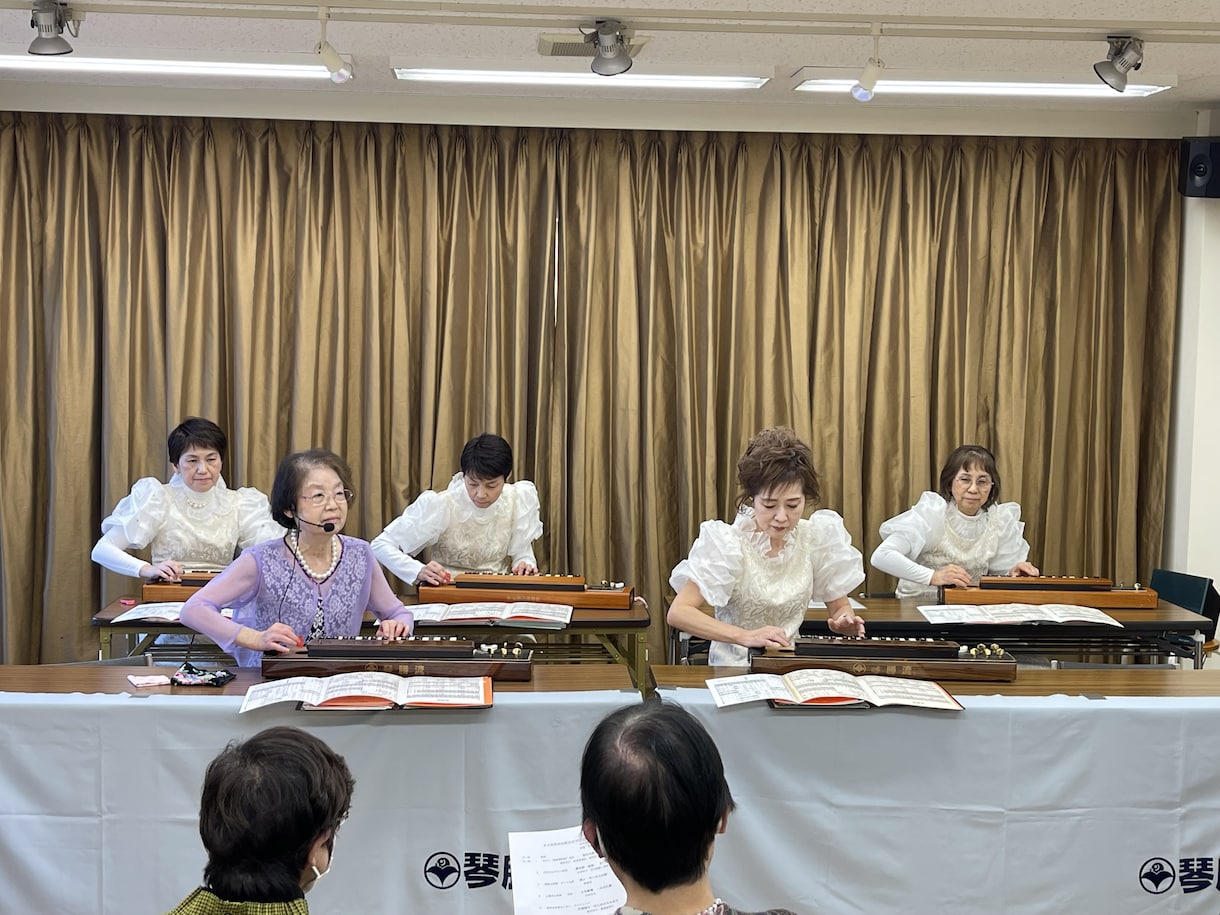 大正琴の演奏方法を教えます どの流派でもOK！大正琴指導歴50年以上です イメージ1