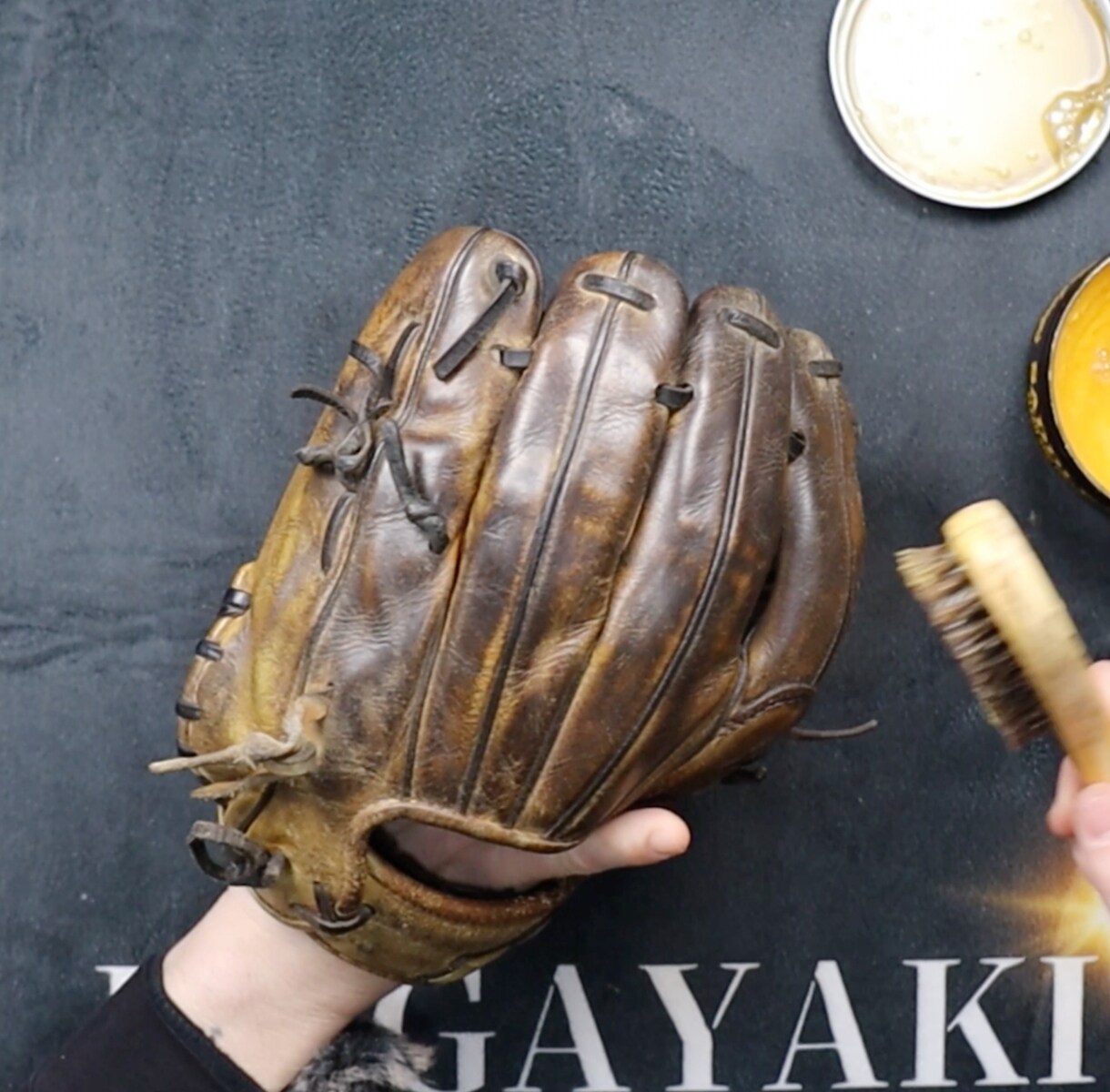 TikTok 2万人！　野球　グローブ　磨きます 愛着のあるグローブをピカピカに復活させます！ イメージ3