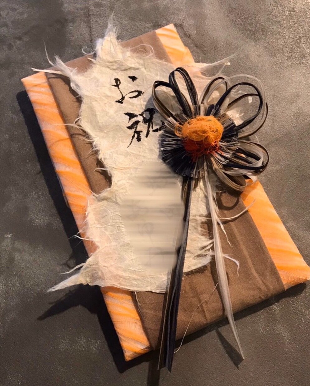 オリジナルご祝儀袋作成します 生地と糸のリボンの世界に一つのご祝儀袋と表書き。 イメージ4