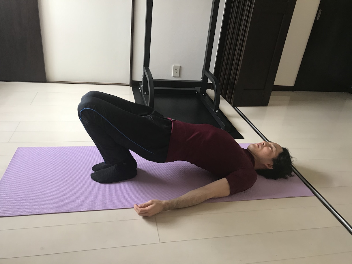 骨盤調整の運動の仕方をお伝えします 家で骨盤調整を行い、お腹周りを引き締めよう! イメージ2