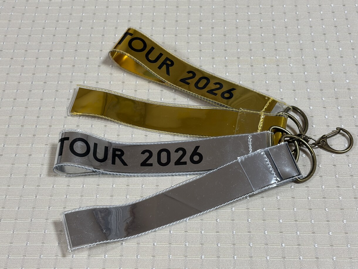 コンサート　銀テープ　キーホルダーに加工します 思い出の銀テープを持ち歩けるようにキーホルダーに加工します イメージ2